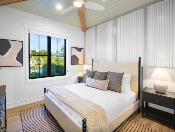 Custom Luxury Home 7 minute walk to beach and South Village